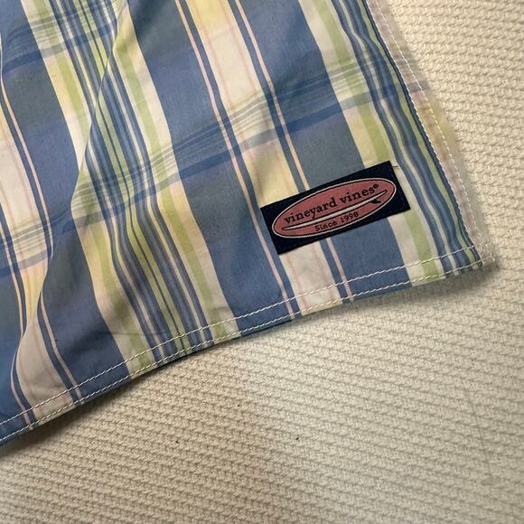 vineyard vines plaid board shorts size 40 - Picture 4 of 7